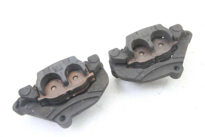 photo de FRONT BRAKE CALIPER YAMAHA XJ6 600 (2008 - 2016) - Fixing points details