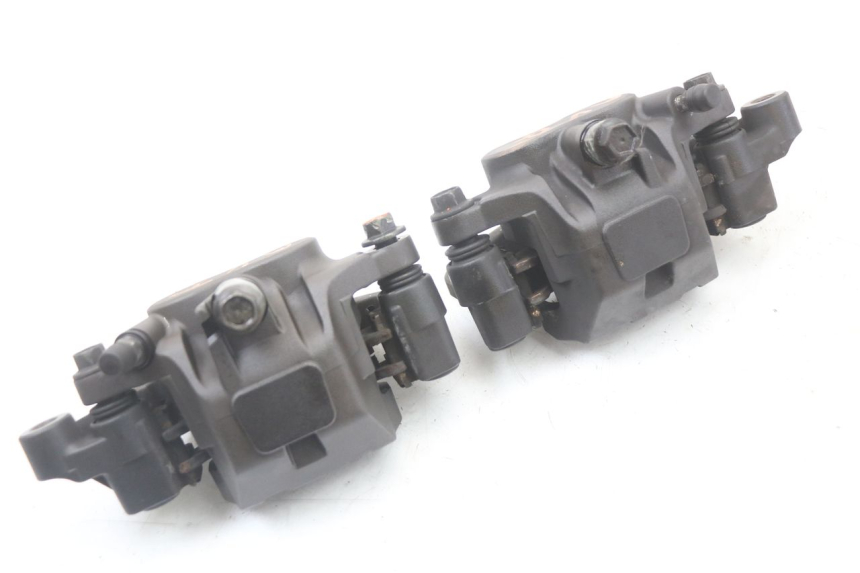 photo de FRONT BRAKE CALIPER YAMAHA XJ6 ABS 600 (2008 - 2016) - Technical close-up