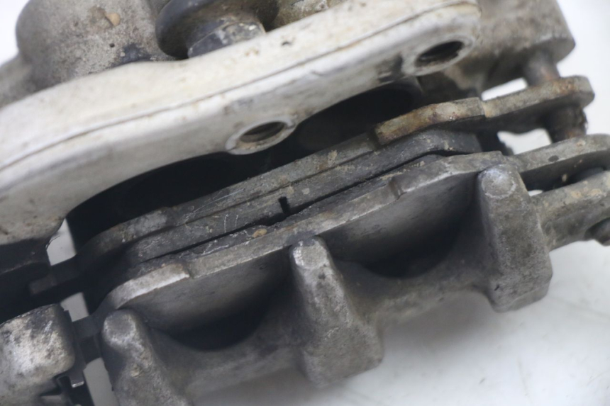 photo de FRONT BRAKE CALIPER YAMAHA YZ-F YZF 250 (2007 - 2013) - Fixing points details