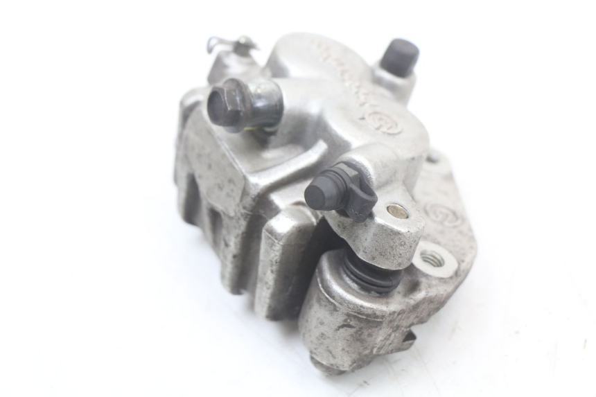 photo de FRONT BRAKE CALIPER YAMAHA YP MAJESTY 125 (2002 - 2006) - Alternative perspective