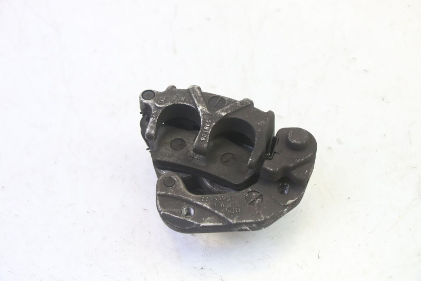 photo de FRONT BRAKE CALIPER YAMAHA YP MAJESTY 125 (2007 - 2010) - Technical close-up