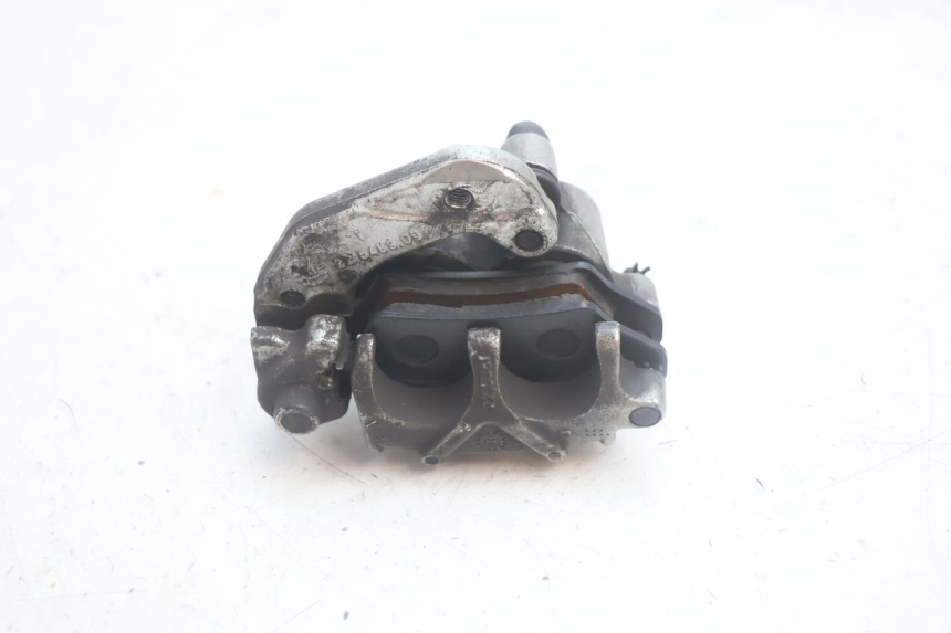 photo de FRONT BRAKE CALIPER YAMAHA YP MAJESTY 125 (2002 - 2006) - Technical close-up
