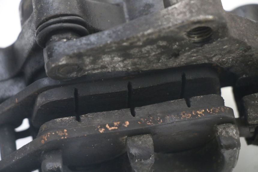 photo de FRONT BRAKE CALIPER YAMAHA YP X-MAX XMAX 400 (2014 - 2017) - Fixing points details