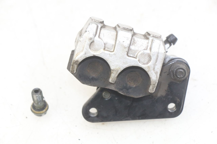 photo de FRONT BRAKE CALIPER YIYING YY125T 125 (2006 - 2014) - Alternative perspective