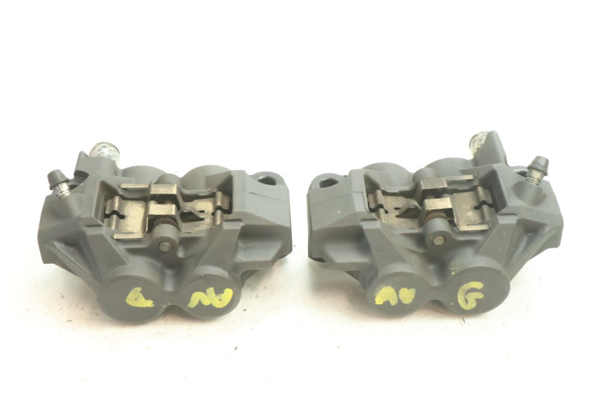 photo de FRONT BRAKE CALIPER YAMAHA YZF R6 600 (2008 - 2009) - Technical close-up