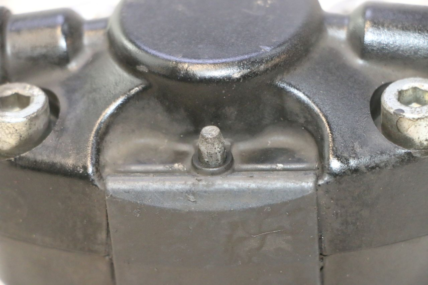 photo de FRONT BRAKE CALIPER PIAGGIO ZIP 2T 50 (2009 - 2019) - Fixing points details