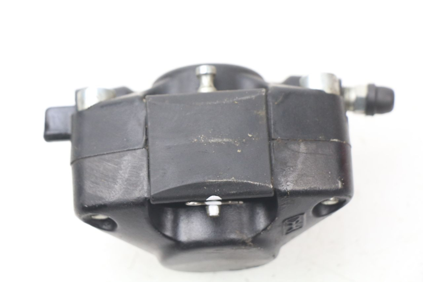 photo de FRONT BRAKE CALIPER PIAGGIO ZIP 4T 50 (2018 - 2020) - Alternative perspective
