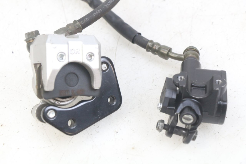 photo de FRONT BRAKE CALIPER UNIVERSAL BIKE ZN50QT-11B 50 (2018 - 2021) - Technical close-up