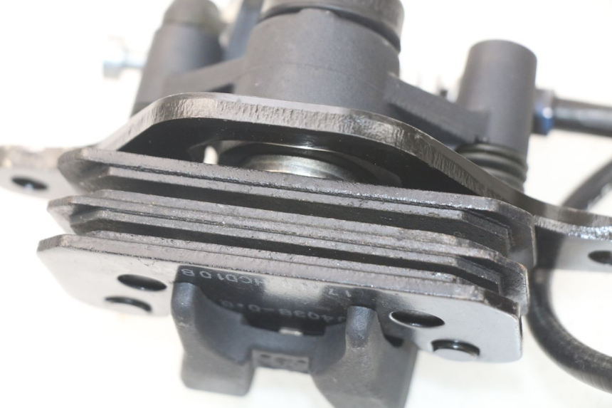 photo de ROLL LOCK CALIPER PEUGEOT METROPOLIS 400 (2017 - 2020) - Alternative perspective