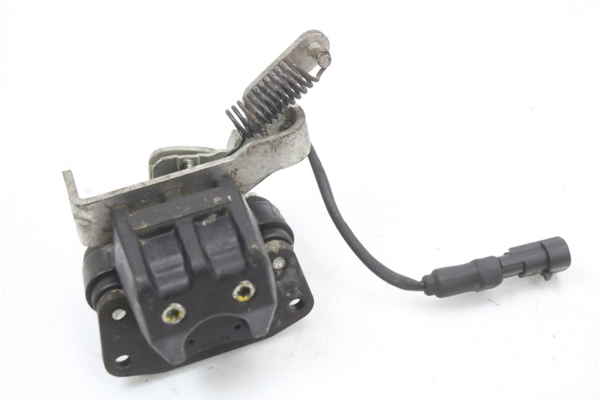 photo de BRAKE CALIPER ROLL LOCK PIAGGIO MP3 500 (2011 - 2015) - Alternative perspective