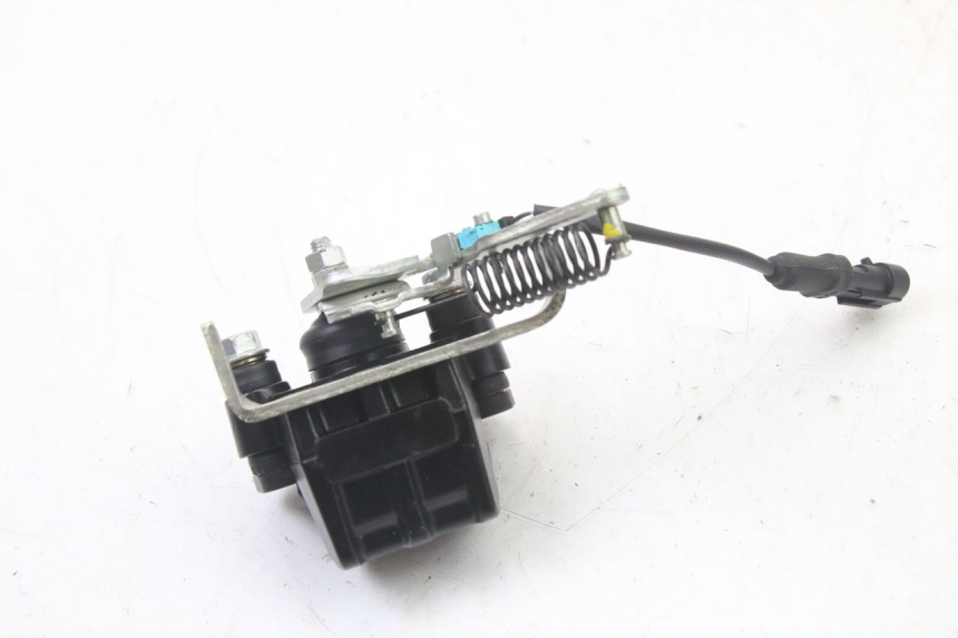photo de BRAKE CALIPER ROLL LOCK PIAGGIO MP3 500 (2014 - 2017) - Zoom on usage condition
