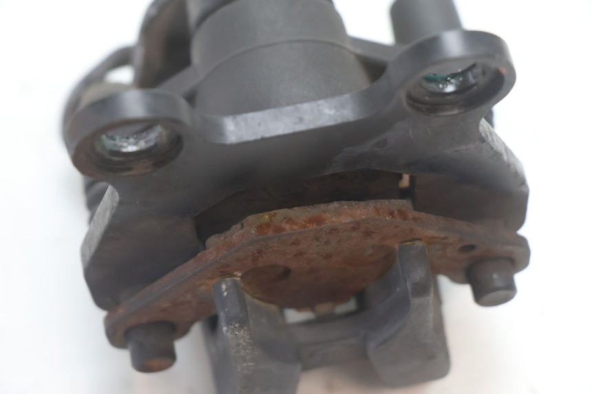 photo de PARKING CALIPER BMW C SPORT 650 (2015 - 2021) - Fixing points details
