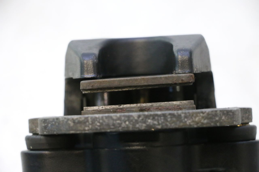 photo de PARKING CALIPER PIAGGIO MP3 500 (2011 - 2015) - Zoom on usage condition