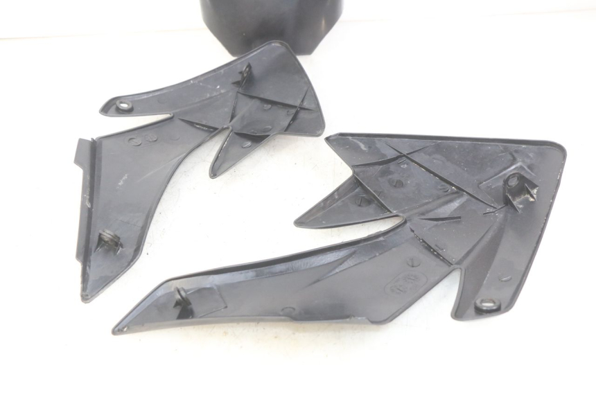 photo de FRONT PANEL ORION AGB37 CRF1 DIRT BIKE 125 (2013 - 2021) - Zoom on usage condition