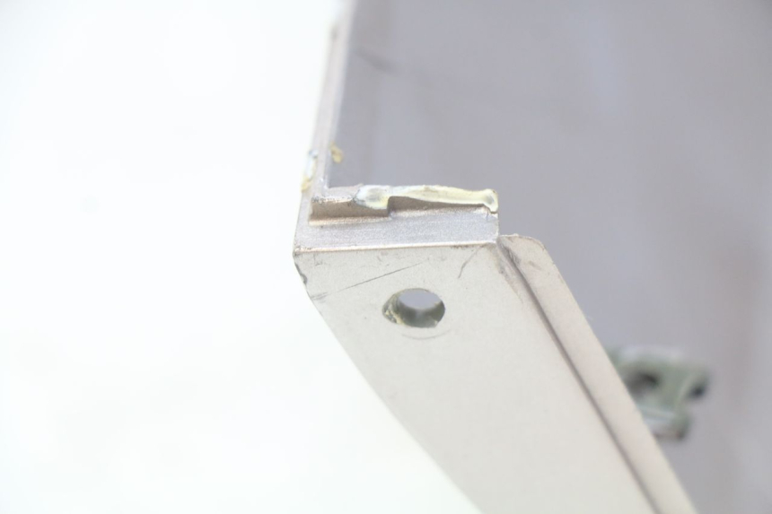 photo de FRONT PANEL ECCITY ARTELEC 670 1 (2013 - 2017) - Fixing points details