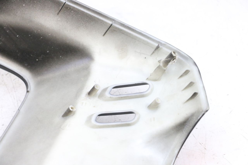 photo de FRONT FAIRING MBK BOOSTER SPIRIT 50 (2004 - 2017) - Surface and material condition