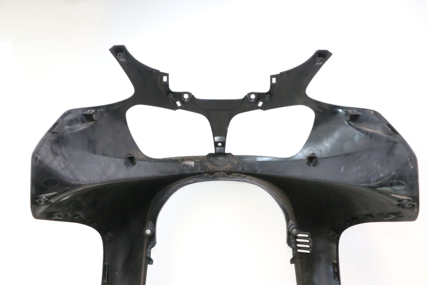 photo de FRONT FAIRING SUZUKI BURGMAN EXECUTIVE ABS 650 (2006 - 2012) - Zoom on usage condition