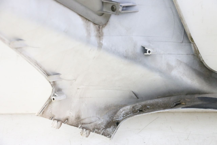 photo de FRONT PANEL KYMCO DINK STREET 125 (2009 - 2014) - Fixing points details