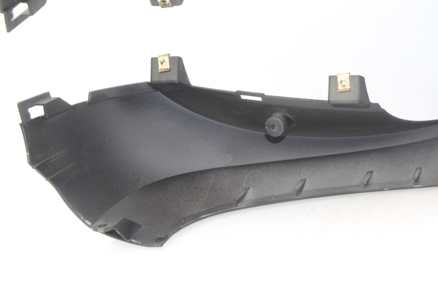 photo de FRONT FAIRING SYM FIDDLE 3 III 125 (2014 - 2020) - Additional view of the item