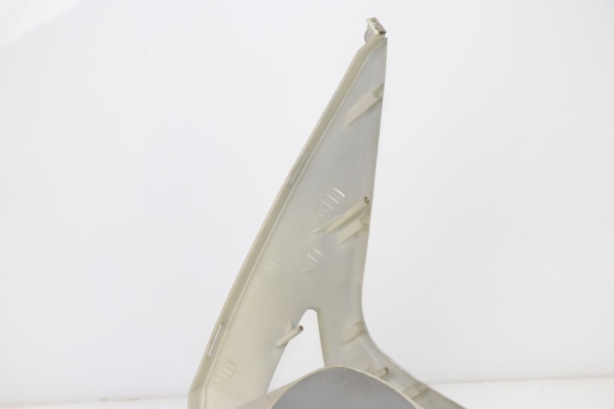 photo de FRONT FAIRING REVATTO FUTURA GT 125 (2006 - 2008) - Zoom on usage condition