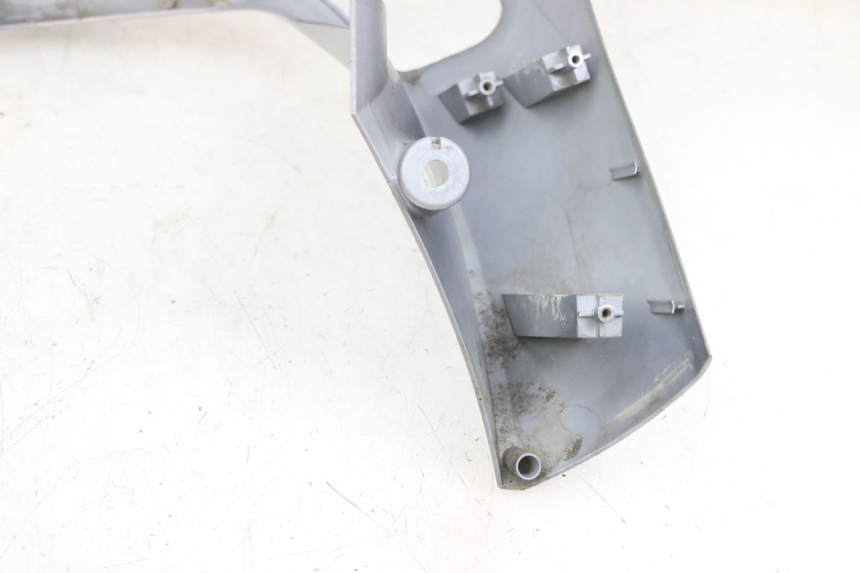 photo de FRONT FAIRING SYM GTS EVO 125 (2009 - 2013) - Fixing points details