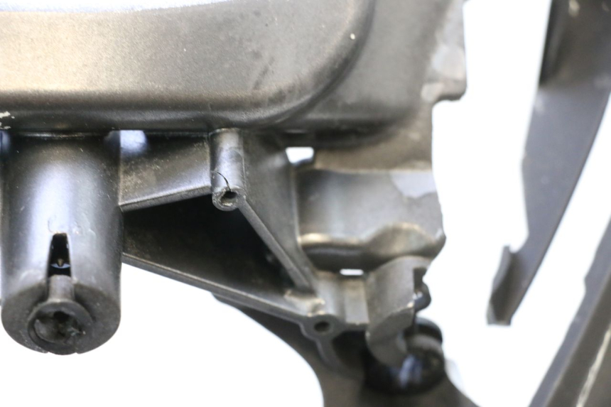 photo de FRONT FAIRING SYM GTS EVO 125 (2009 - 2013) - Zoom on usage condition