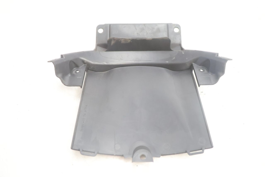 photo de LOWER FRONT FAIRING  SUZUKI BURGMAN EXECUTIVE ABS 650 (2006 - 2012) - Zoom on usage condition