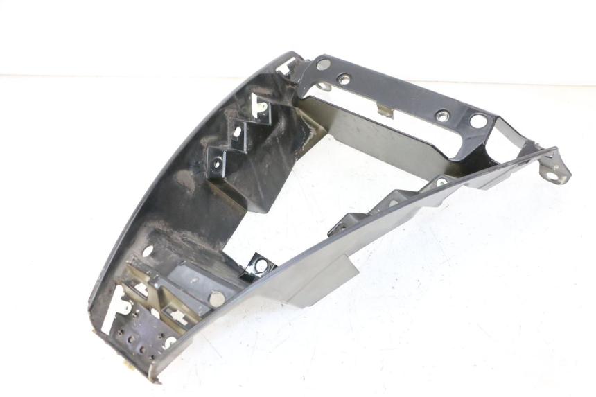 photo de LOWER FRONT PANEL PEUGEOT CITYSTAR 50 (2013 - 2017) - Fixing points details