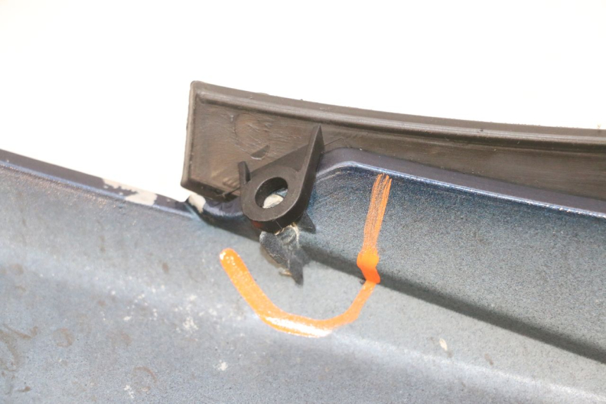 photo de LOWER FRONT FAIRING  PIAGGIO MP3 RL 250 (2006 - 2010) - Distinctive features