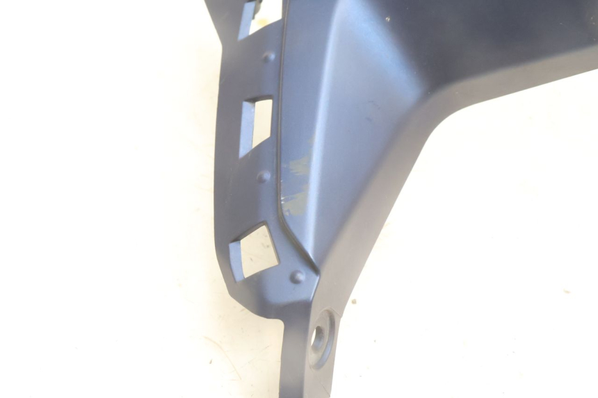 photo de LOWER FRONT FAIRING  YAMAHA N-MAX NMAX 125 (2021 - 2024) - Zoom on usage condition