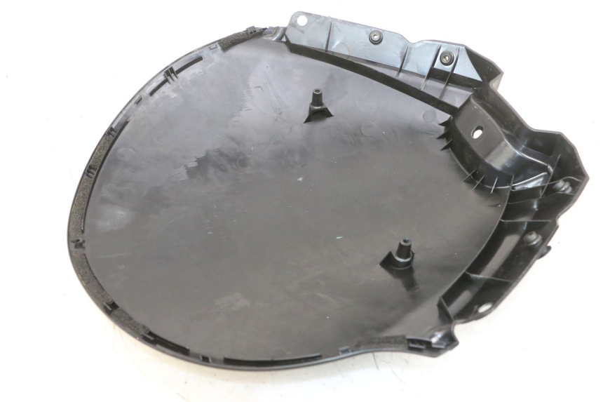 photo de INNER FRONT PANEL SUZUKI BURGMAN 125 (2007 - 2014) - Zoom on usage condition