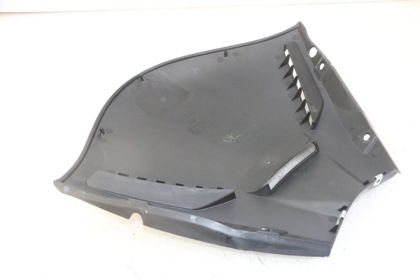 photo de INNER FRONT FAIRING HONDA FORZA ABS 300 (2013 - 2017) - Zoom on usage condition