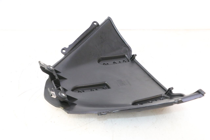 photo de INNER FRONT FAIRING PIAGGIO MP3 500 (2016 - 2018) - Technical close-up