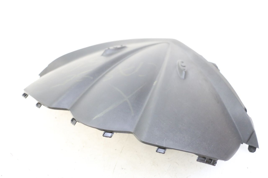 photo de INNER FRONT PANEL PEUGEOT CITYSTAR 125 (2011 - 2017) - Fixing points details