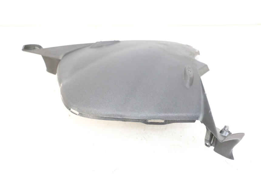 photo de INNER FRONT FAIRING PEUGEOT SATELIS 125 (2013 - 2018) - Zoom on usage condition