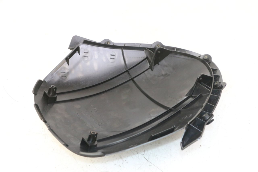 photo de INNER FRONT PANEL SUZUKI UH BURGMAN 125 (2002 - 2006) - Alternative perspective