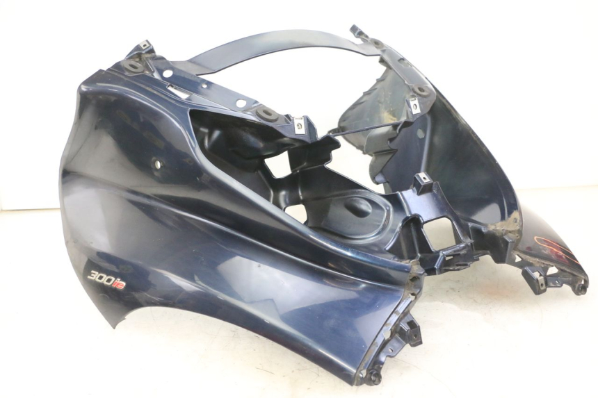 photo de FRONT FAIRING PIAGGIO MP3 LT 300 (2010 - 2016) - High-resolution close-up