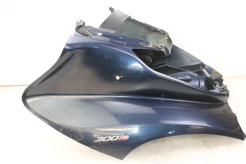 photo de FRONT FAIRING PIAGGIO MP3 LT 300 (2010 - 2016) - Detailed visual inspection