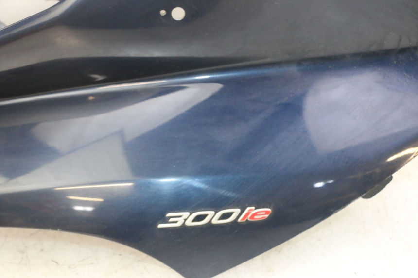 photo de FRONT FAIRING PIAGGIO MP3 LT 300 (2010 - 2016) - Used quality zoom