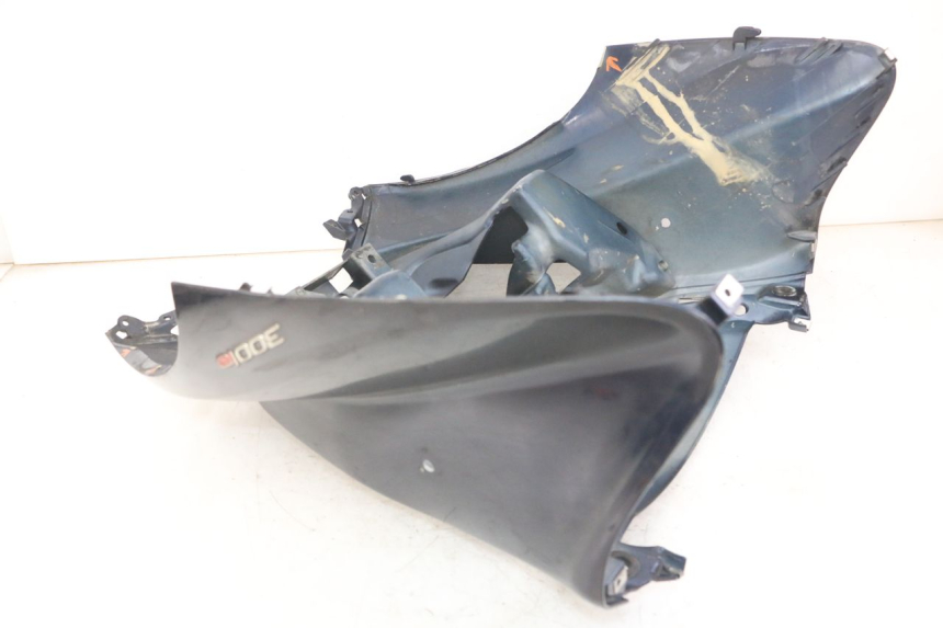 photo de FRONT FAIRING PIAGGIO MP3 LT 300 (2010 - 2016) - Alternative perspective