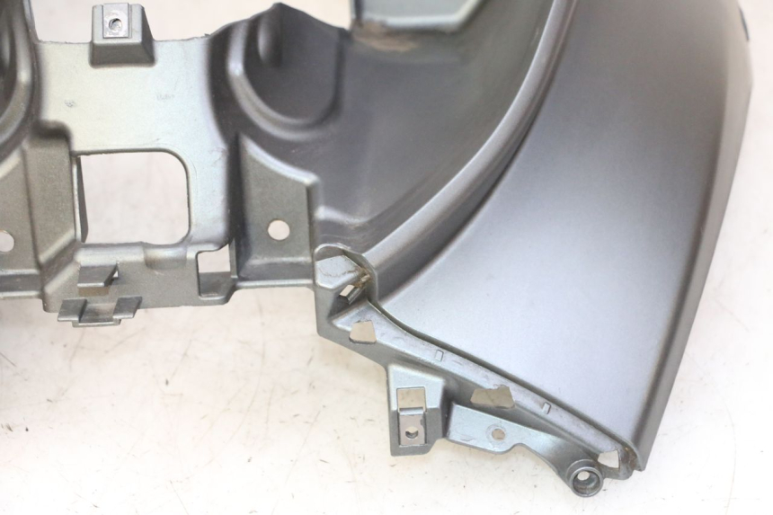 photo de FRONT FAIRING PIAGGIO MP3 500 (2011 - 2015) - Zoom on usage condition