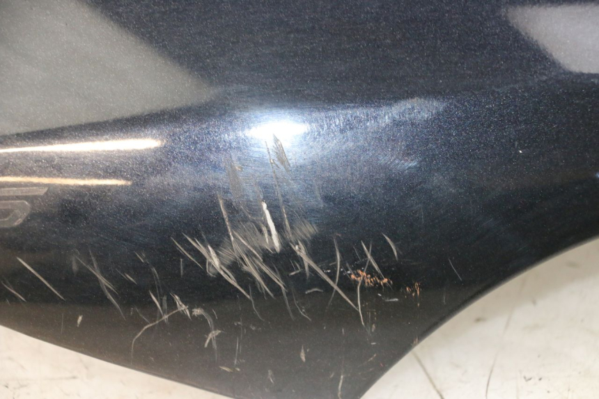 photo de FRONT FAIRING PIAGGIO MP3 125 (2006 - 2014) - High-resolution close-up