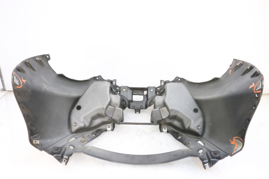 photo de FRONT FAIRING PIAGGIO MP3 125 (2006 - 2014) - Alternative perspective