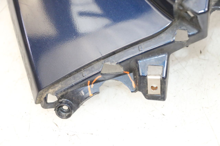 photo de FRONT FAIRING PIAGGIO MP3 RL 250 (2006 - 2010) - Zoom on usage condition