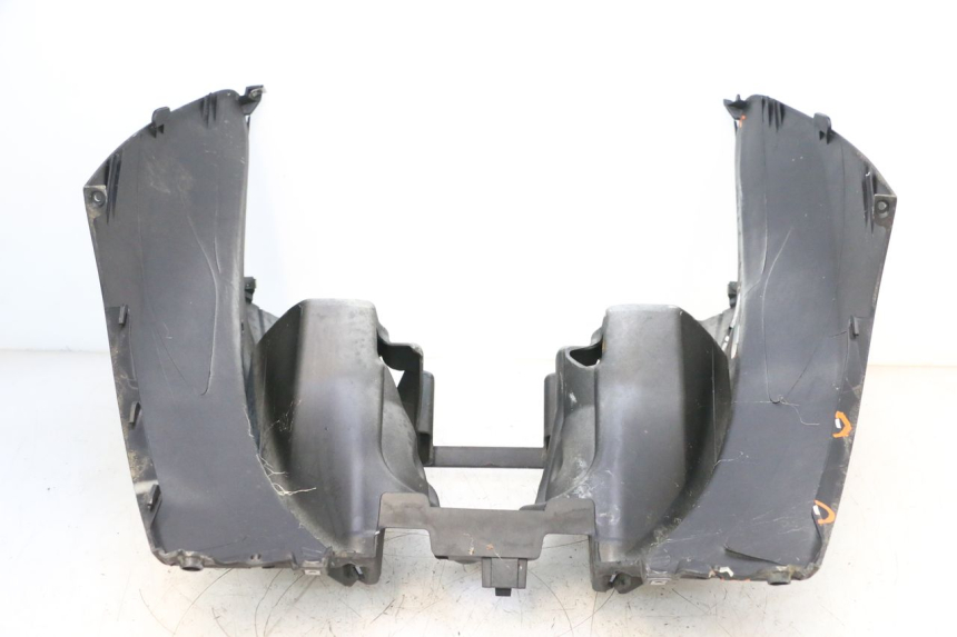 photo de FRONT FAIRING PIAGGIO MP3 RL 250 (2006 - 2010) - Fixing points details