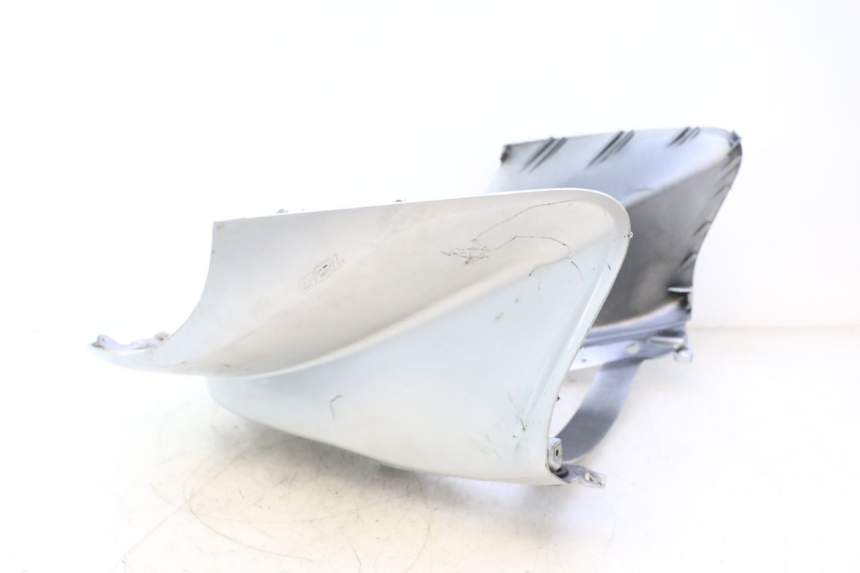 photo de FRONT FAIRING PIAGGIO MP3 125 (2006 - 2014) - Distinctive features