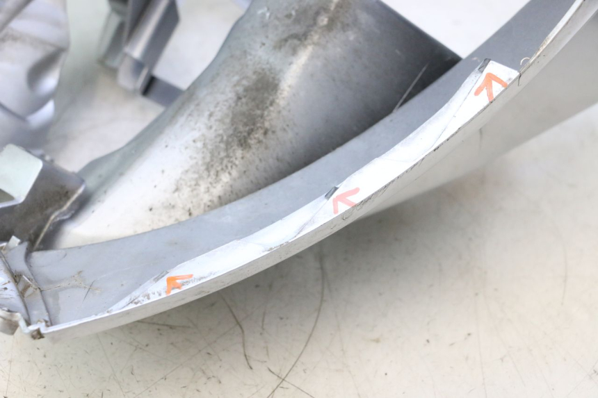 photo de FRONT FAIRING PIAGGIO MP3 125 (2006 - 2014) - High-resolution close-up