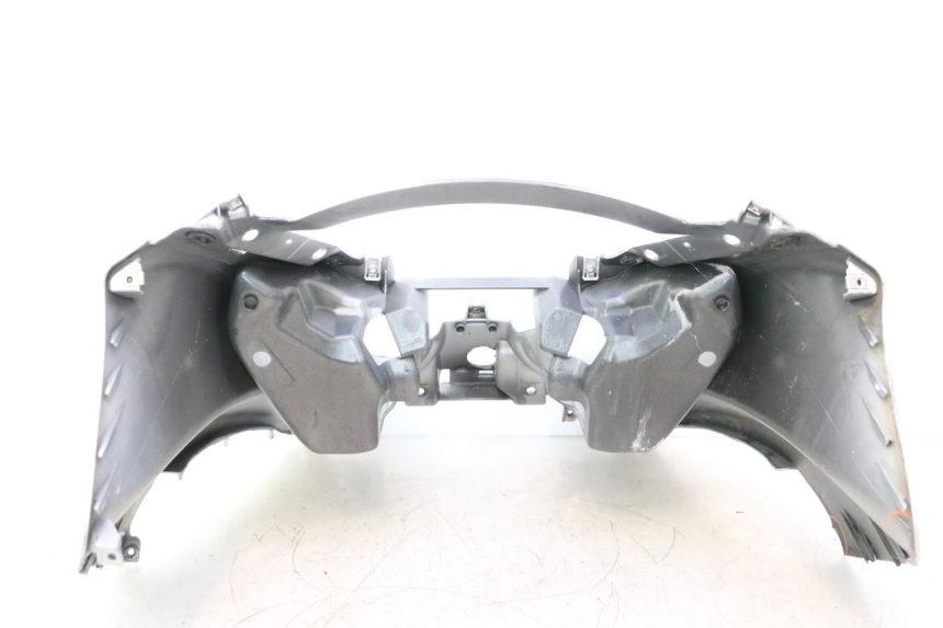 photo de FRONT FAIRING PIAGGIO MP3 125 (2006 - 2014) - Zoom on usage condition