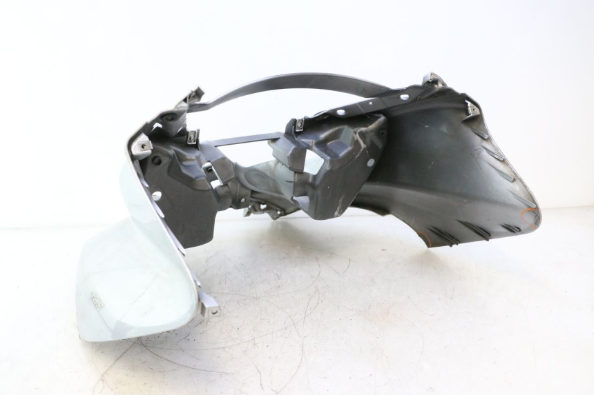 photo de FRONT FAIRING PIAGGIO MP3 125 (2006 - 2014) - Fixing points details