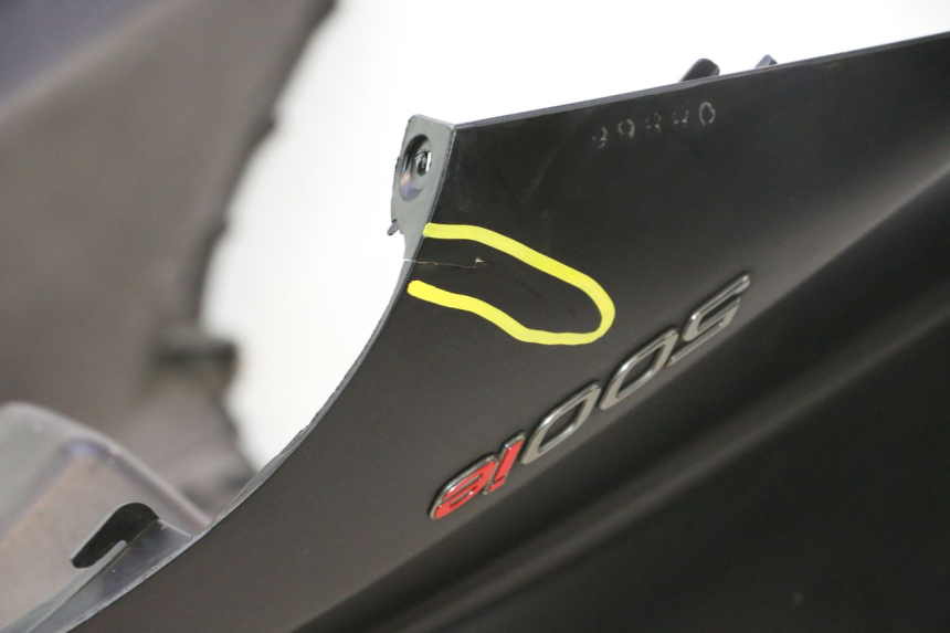 photo de FRONT FAIRING PIAGGIO MP3 500 (2016 - 2018) - Fixing points details